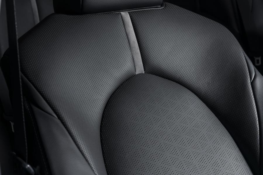 Детали интерьера Toyota Camry Hybrid XSE 2020 года  (NA) (фото 12 из 12)